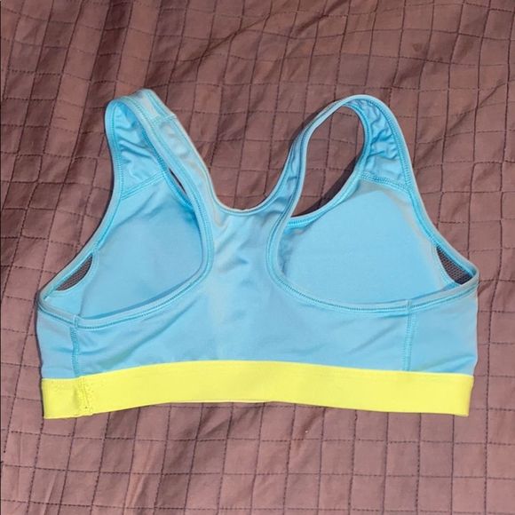 Nike Dri-Fit bra - Picture 2 of 3
